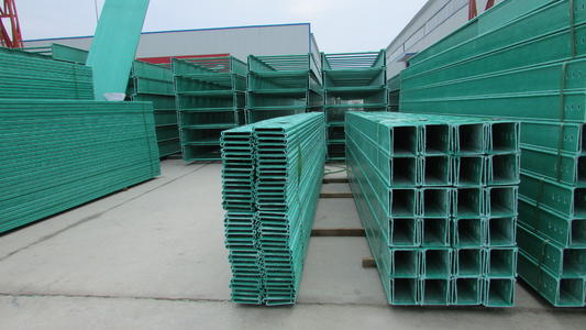 復(fù)合環(huán)氧樹脂橋架廠家